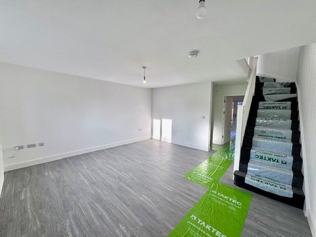 Property photo 3 of 14 Lounge.1