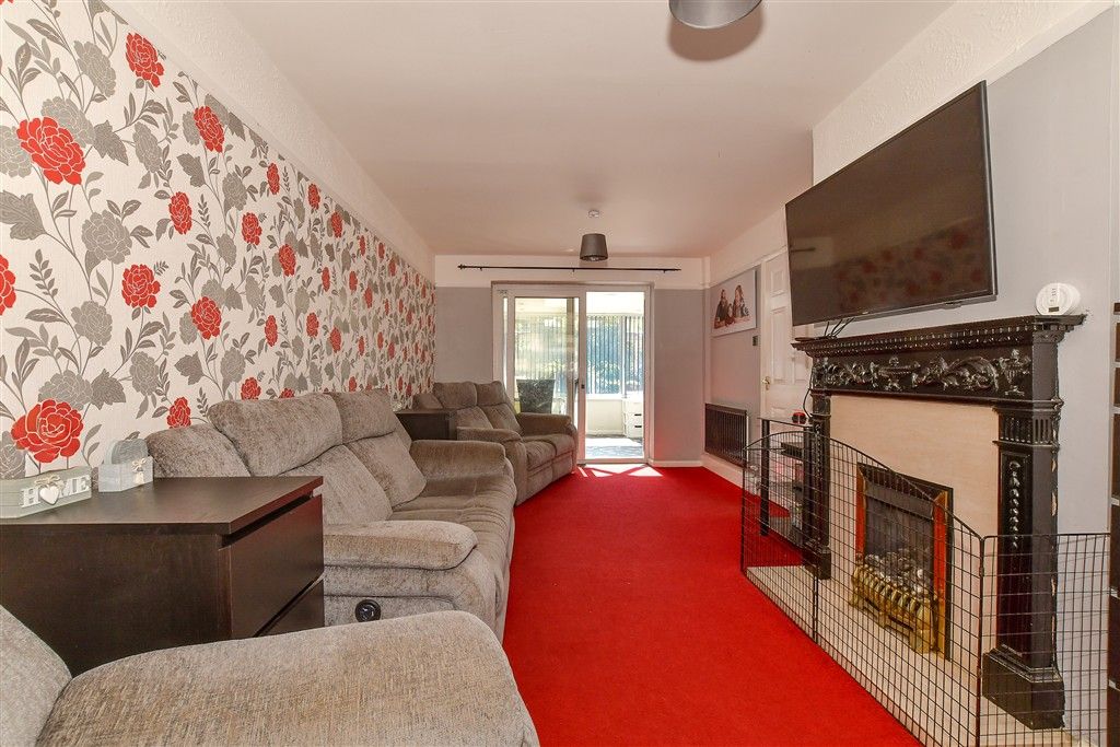 Property photo 2 of 13 Lounge