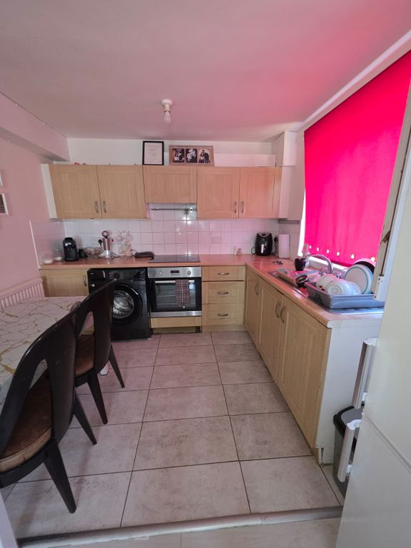 Property photo 3 of 11 Gallery