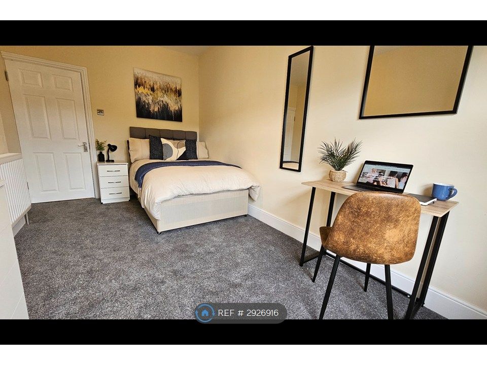 Property photo 1 of 6 Room 3