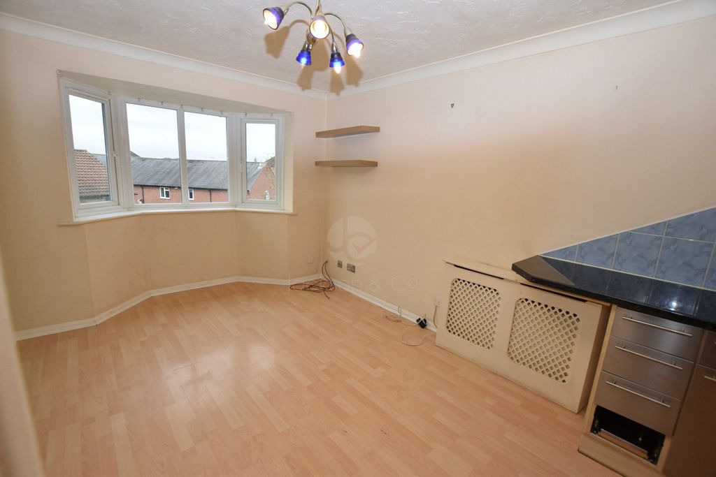 Property photo 2 of 9