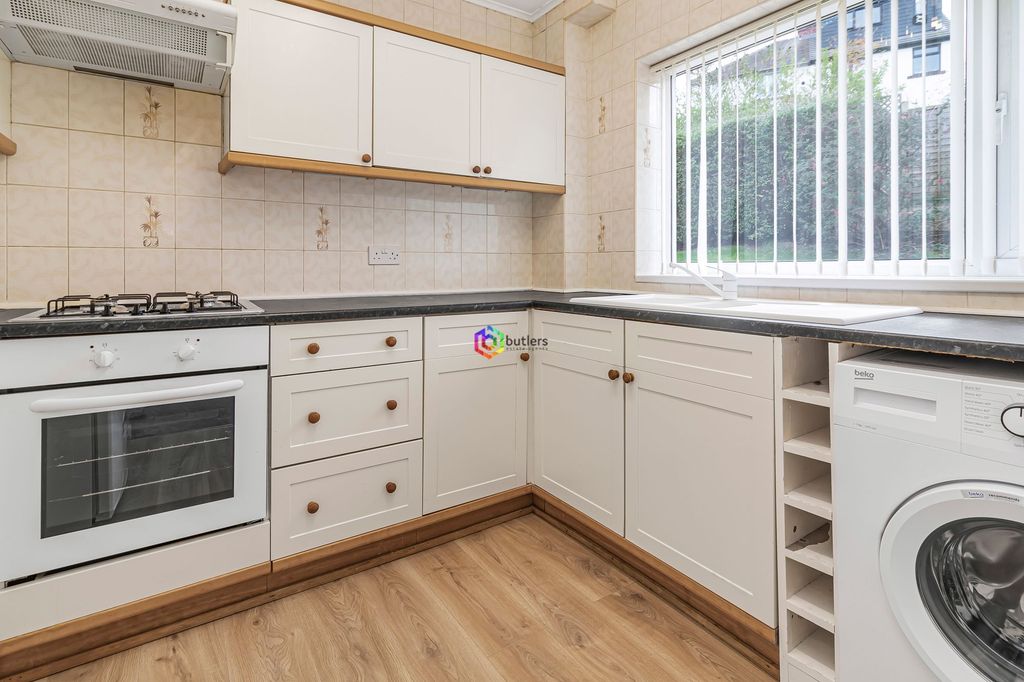 Property photo 3 of 21