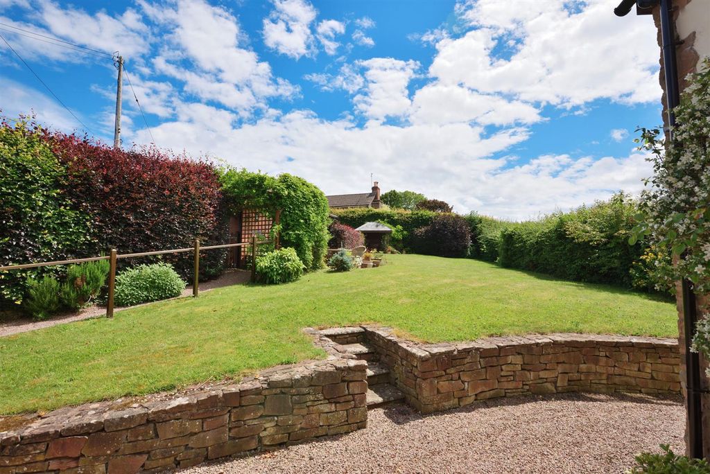 Property photo 2 of 29