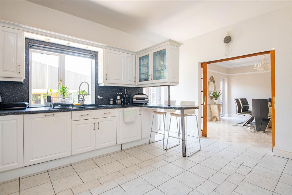 Property photo 3 of 47 Kitchen