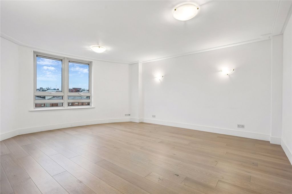 Property photo 3 of 15 Reception Room