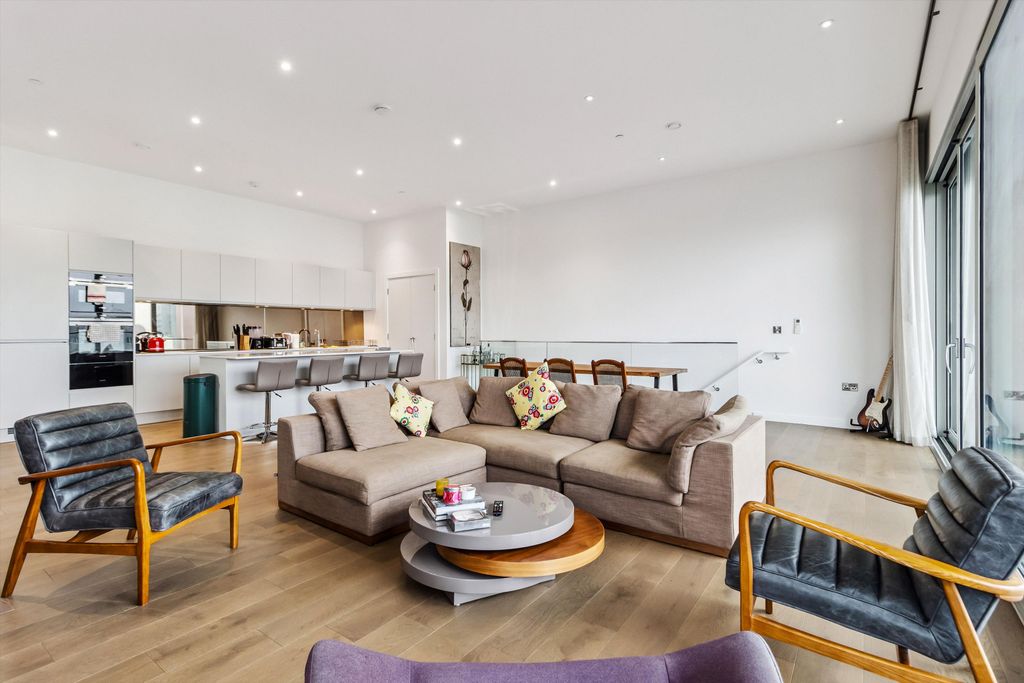 Property photo 2 of 15 Image