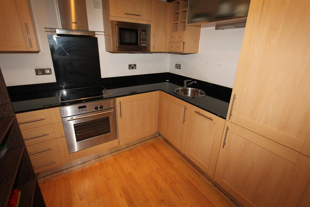 Property photo 2 of 9 Kitchen.Jpg