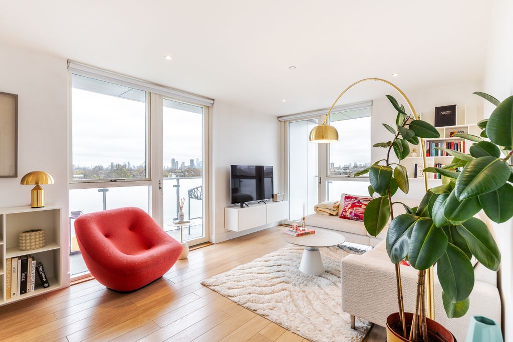 Property photo 2 of 32