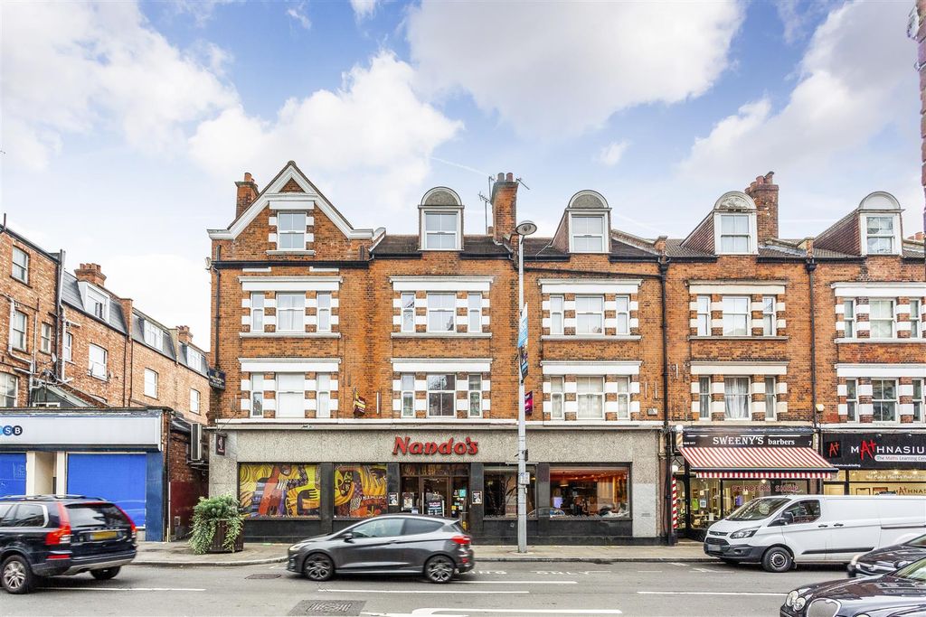 Property photo 1 of 6 011020206_Hawkea_3B Bond Street _W5 5Ap_011.Jpg