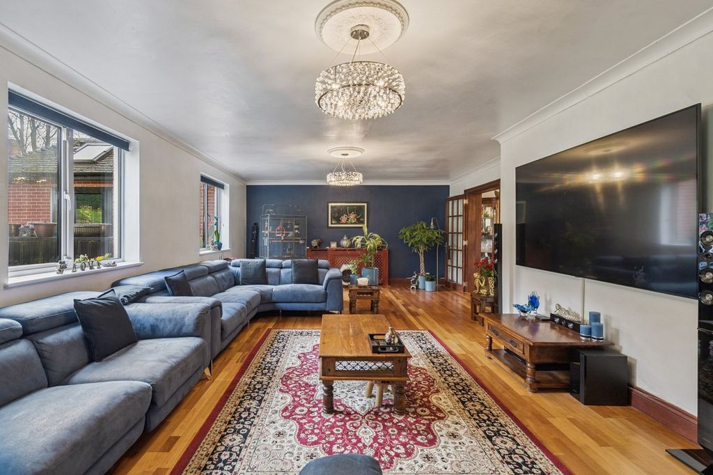 Property photo 3 of 23