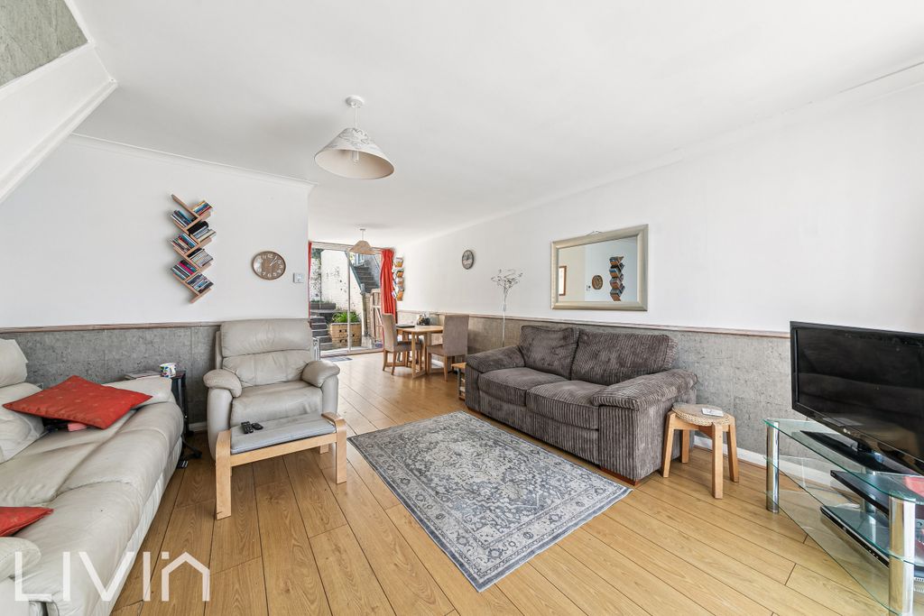 Property photo 2 of 12 2