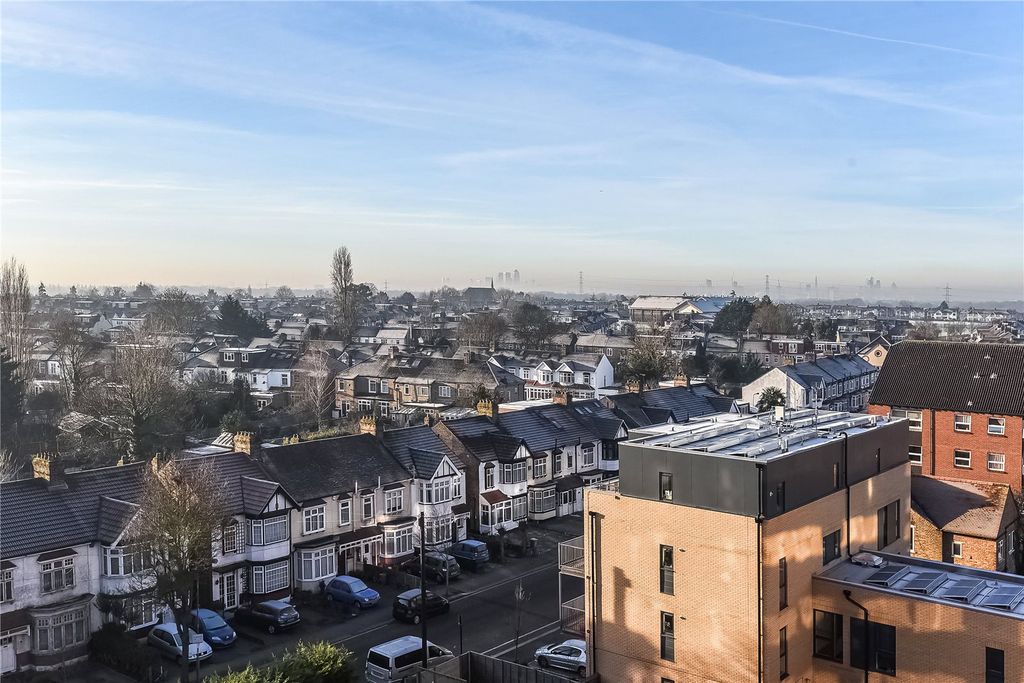 Property photo 3 of 6 Picture No. 14