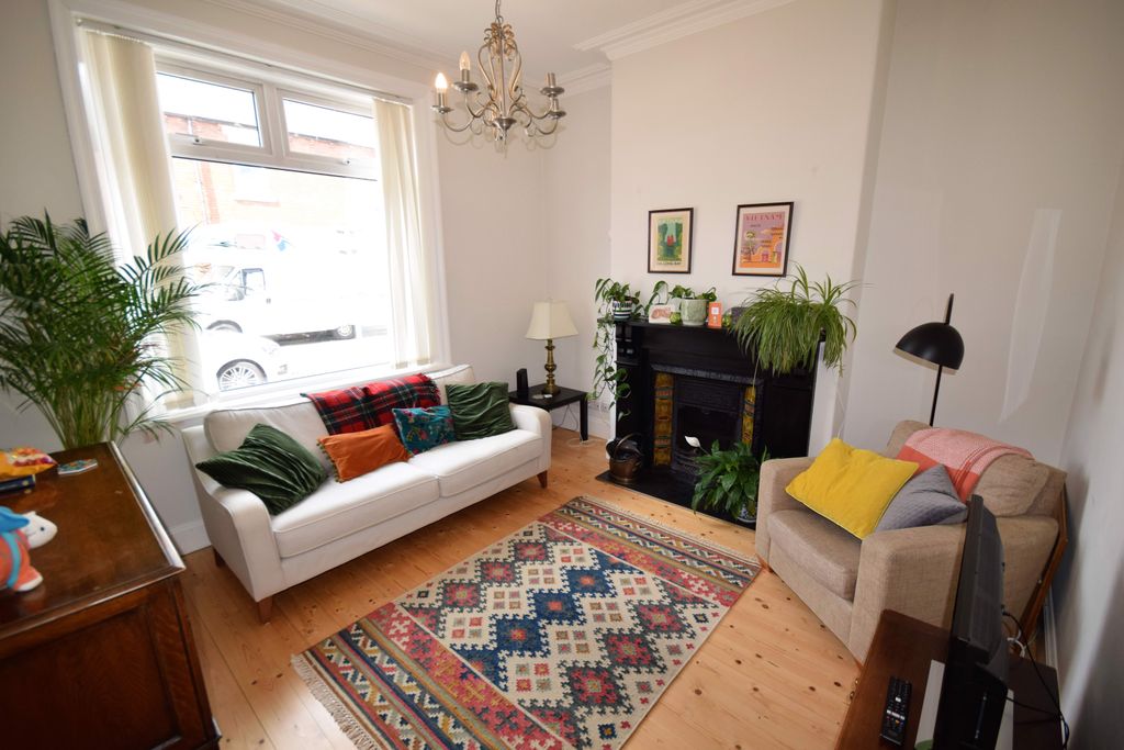 Property photo 2 of 17 Sitting Room