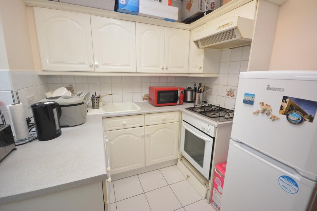 Property photo 2 of 5 Kitchen