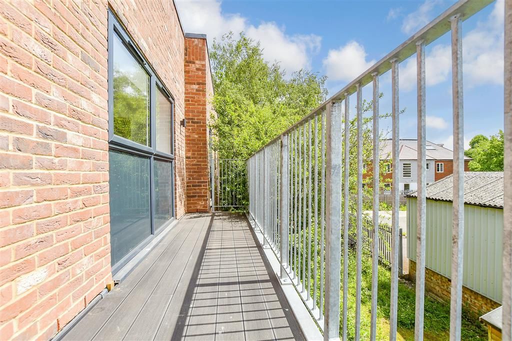 Property photo 1 of 8 Balcony / Terrace