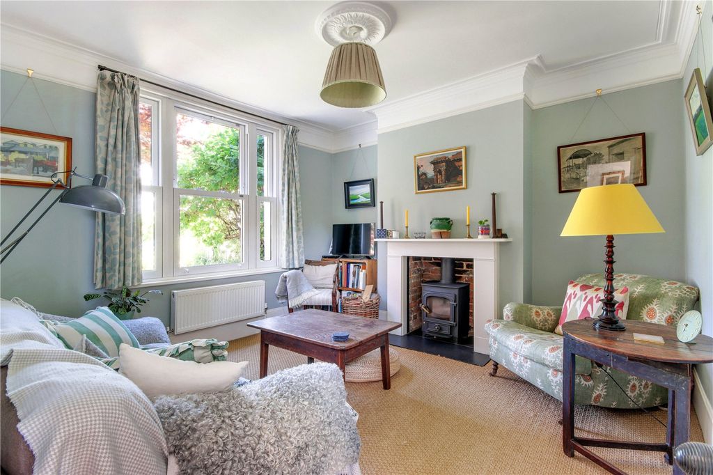 Property photo 2 of 16 Sitting Room