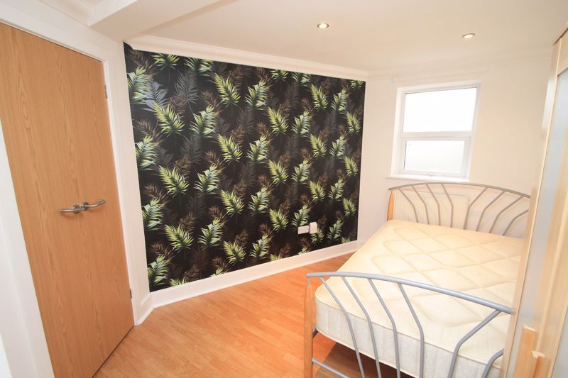 Property photo 2 of 8 Photo 4