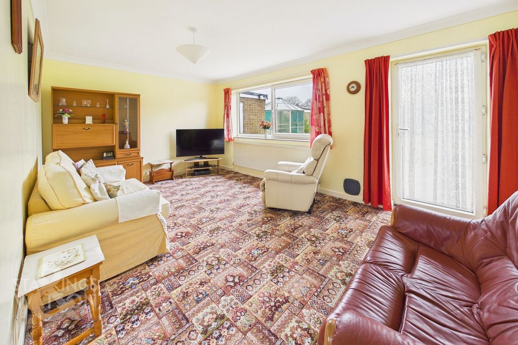 Property photo 2 of 18