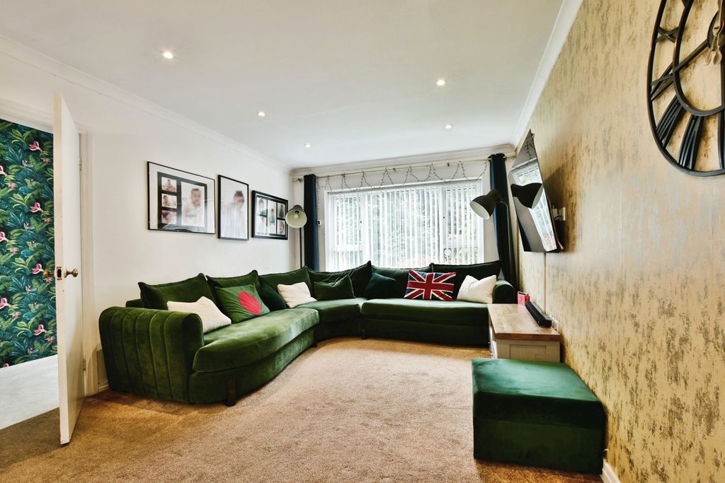 Property photo 2 of 16 Pbox-Img.Jpg