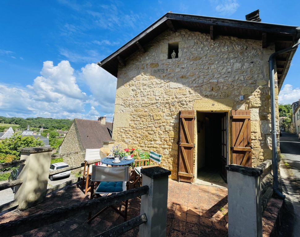 Property photo 2 of 8