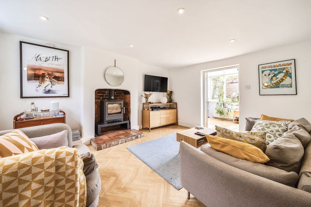 Property photo 3 of 20