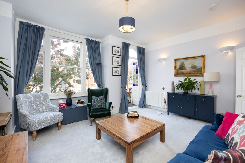 Property photo 2 of 6