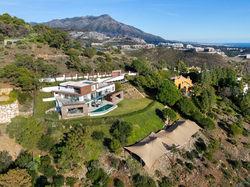 Property photo 1 of 34