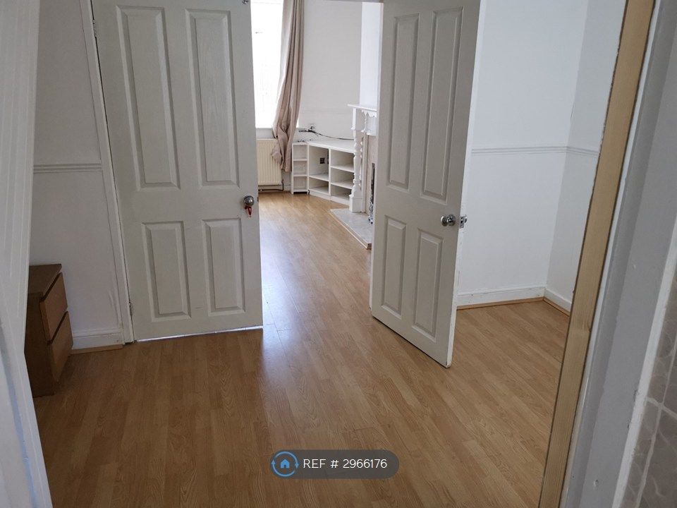Property photo 3 of 7 Dining Area