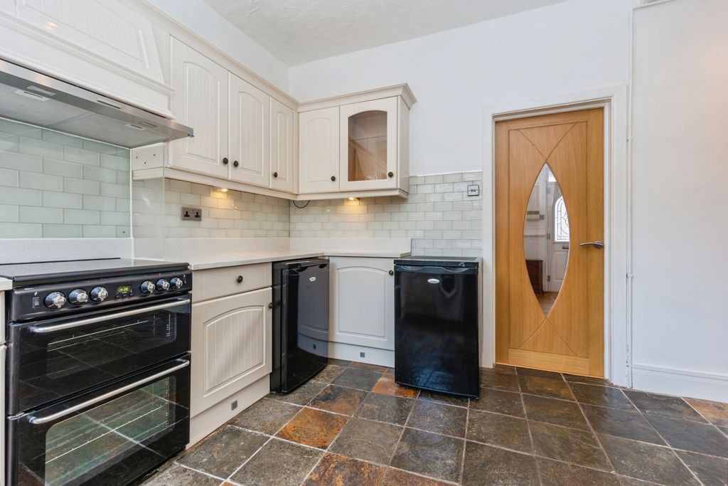 Property photo 2 of 20 Pbox-Img.Jpg