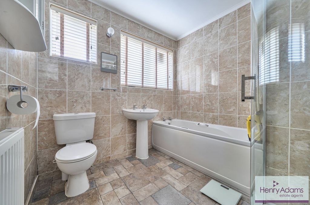Additional image 15 of 3 bed detached bungalow for saleRother Close, Petersfield GU31