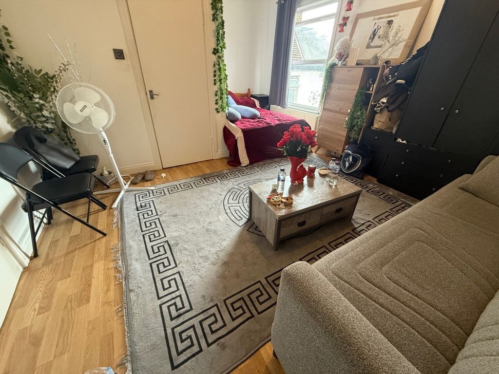 Property photo 2 of 4