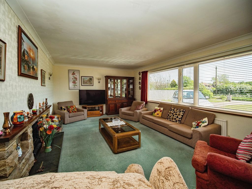Property photo 2 of 28
