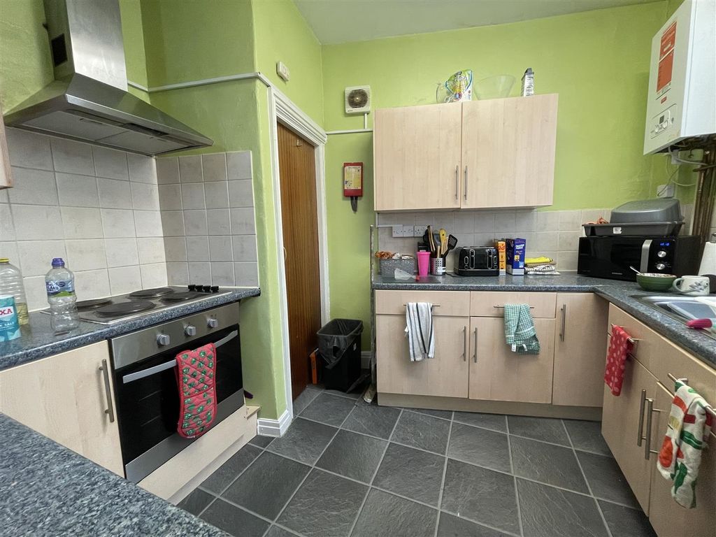 Property photo 3 of 11 Image00017.Jpeg