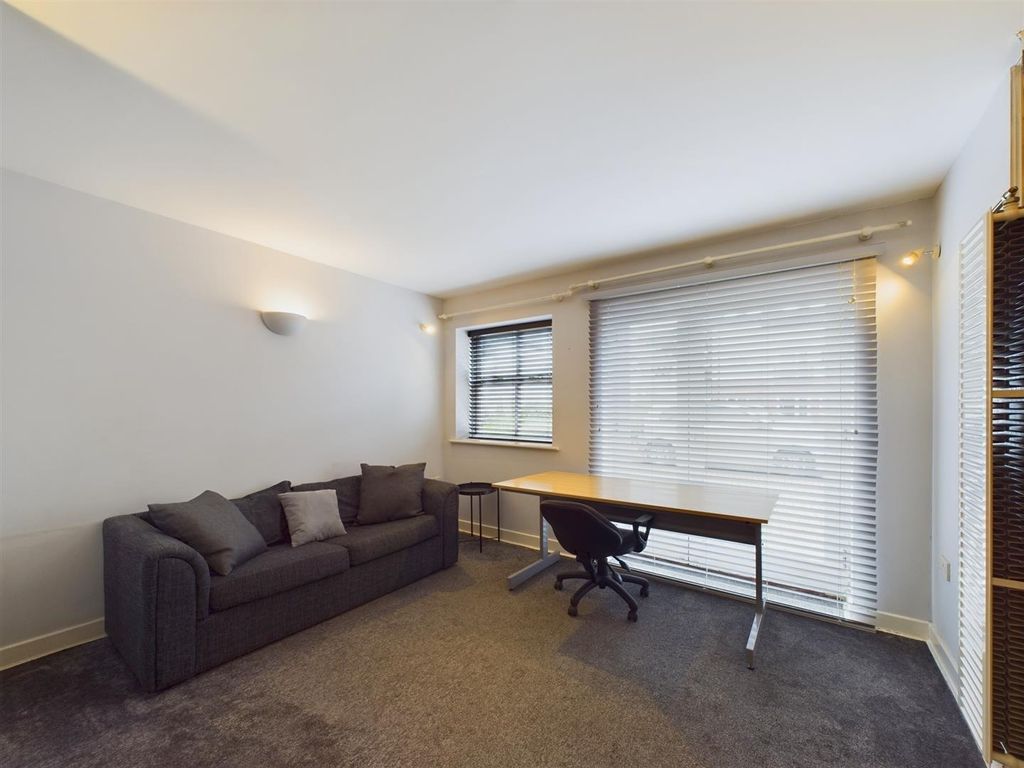 Property photo 3 of 7