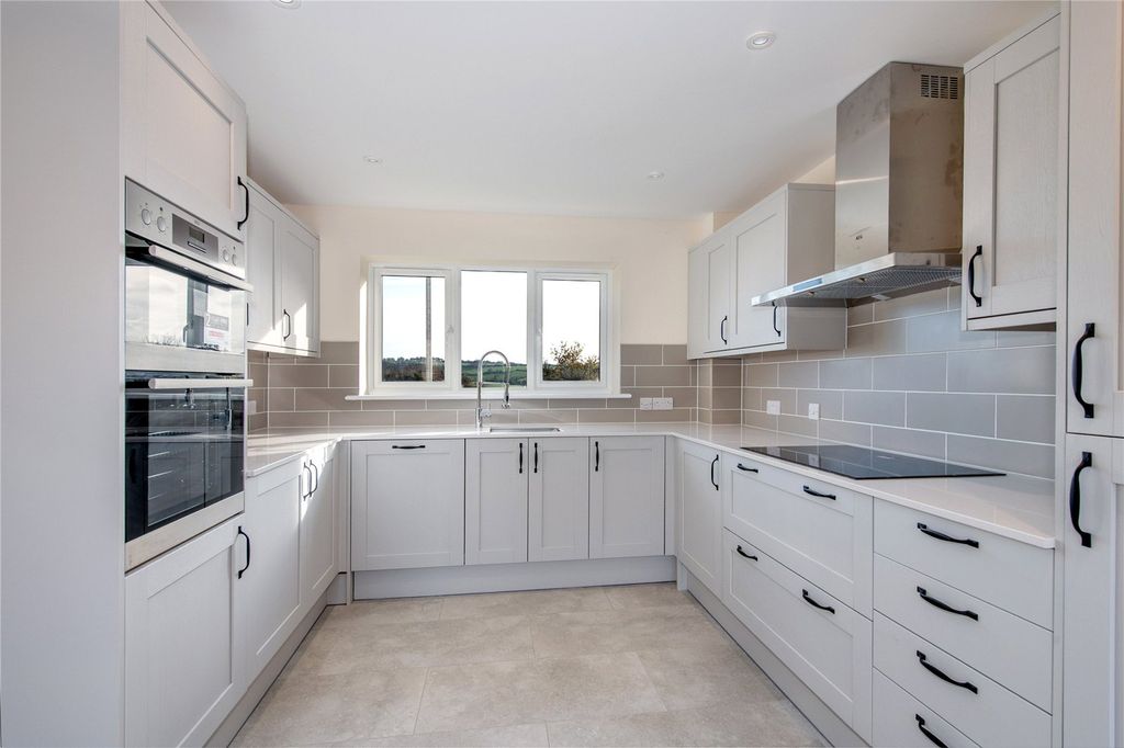 Property photo 3 of 20 Picture No. 24