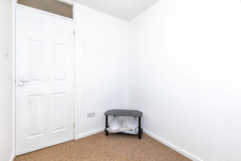 Property photo 2 of 12 Photo