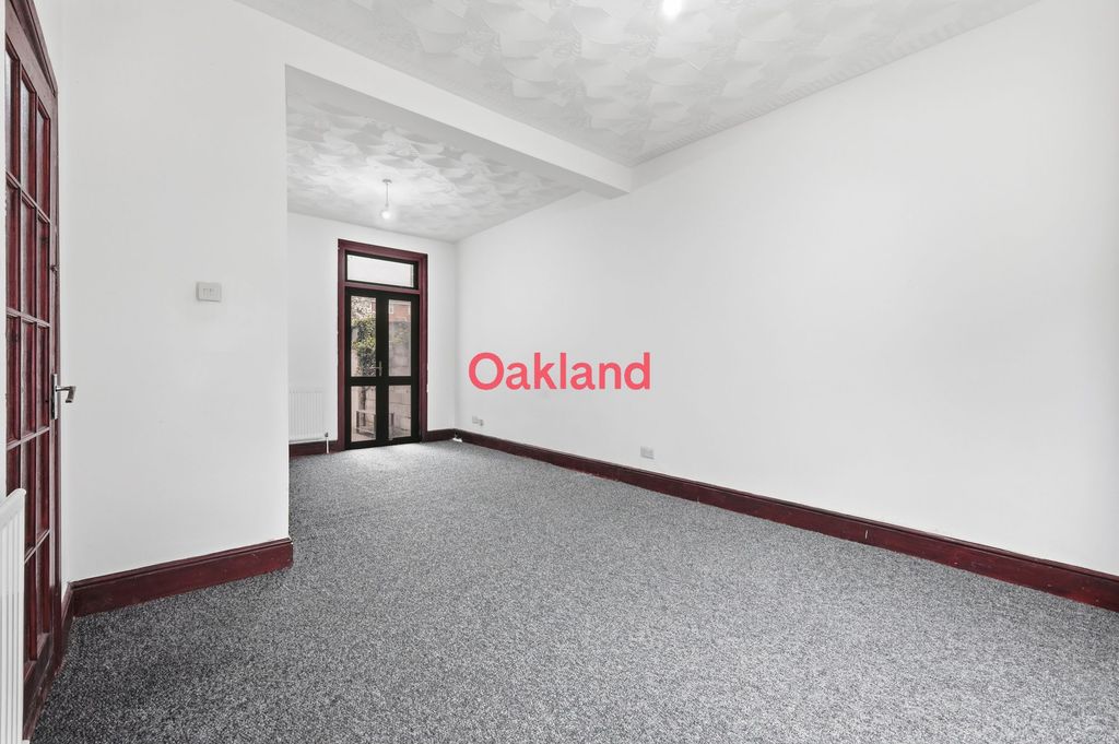 Property photo 2 of 28