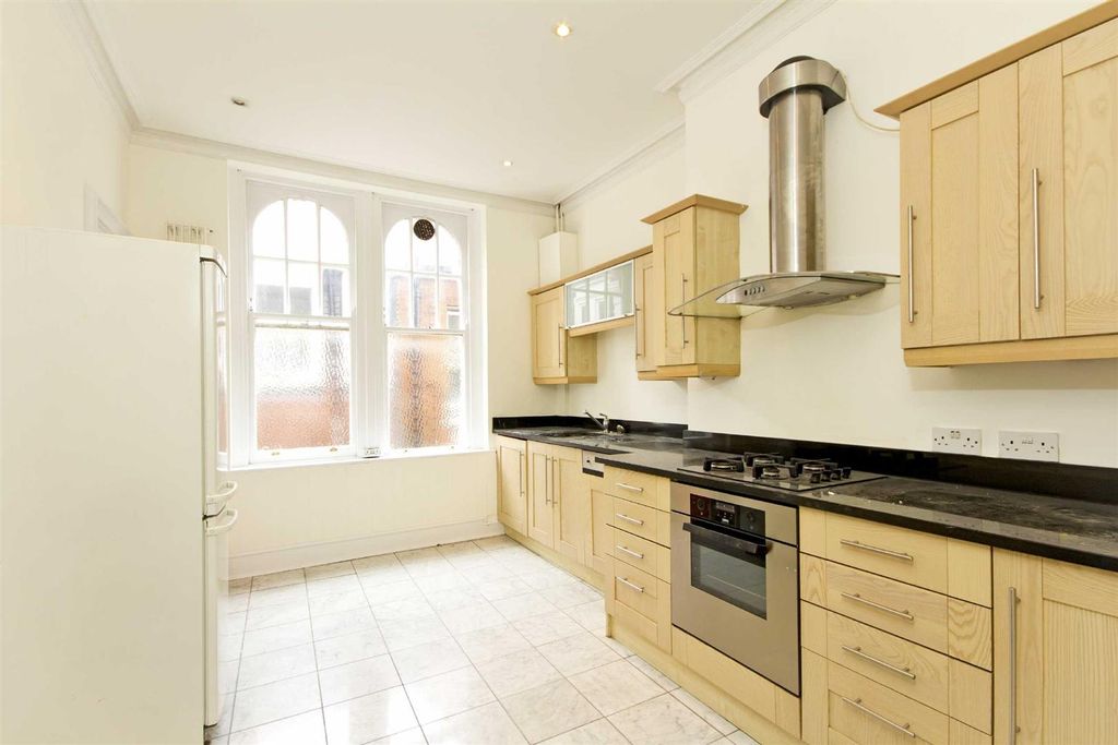 Property photo 3 of 5