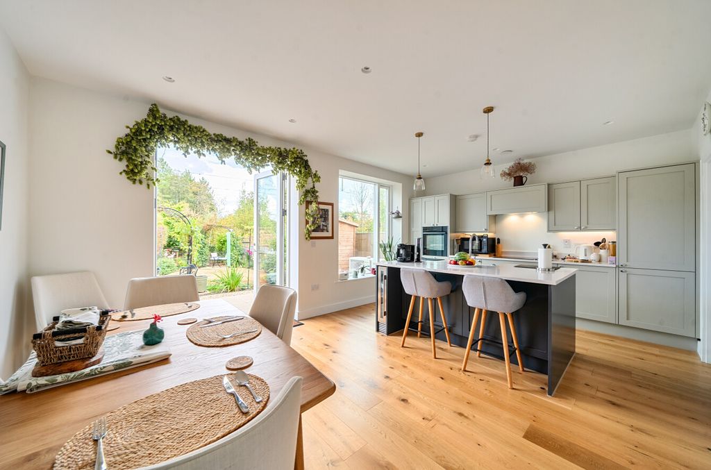 Property photo 3 of 20 150948411