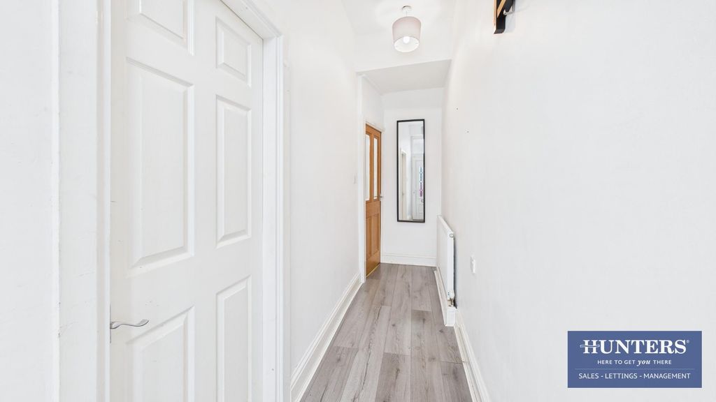 Property photo 2 of 15 Hallway