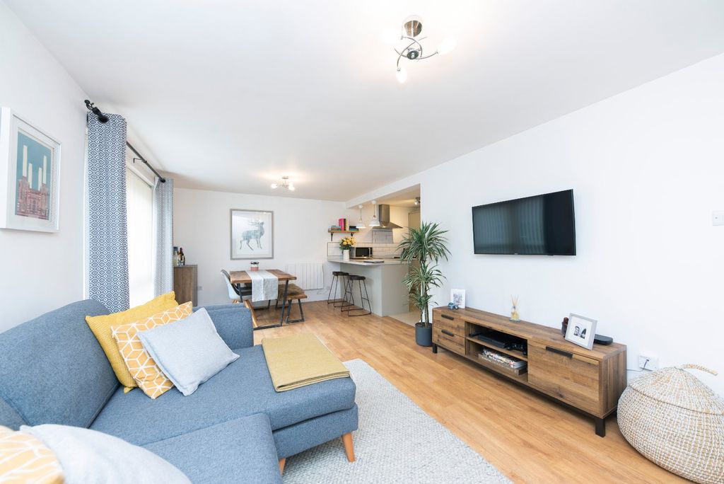 Property photo 1 of 16 Open Plan Louge