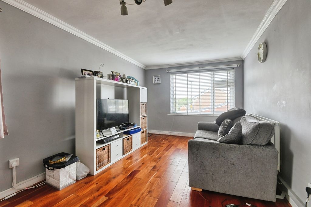 Property photo 2 of 19