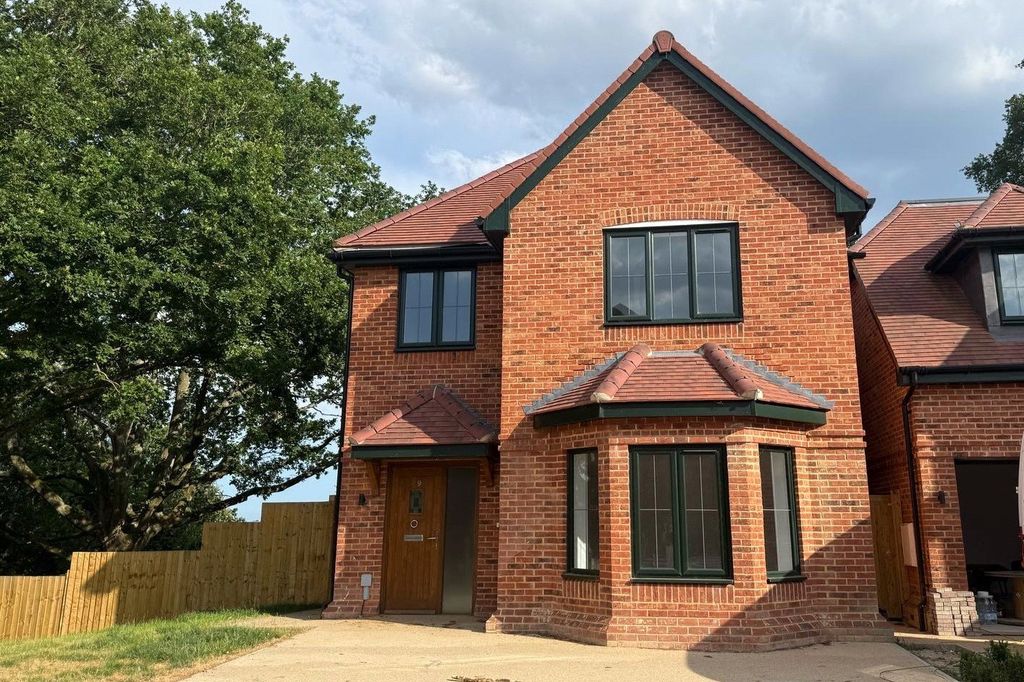 Property photo 1 of 9 External