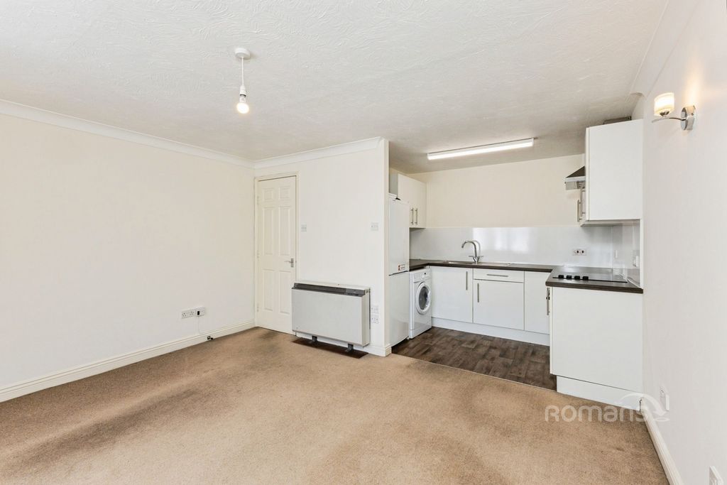 Property photo 3 of 10 Pbox-Img.Jpg