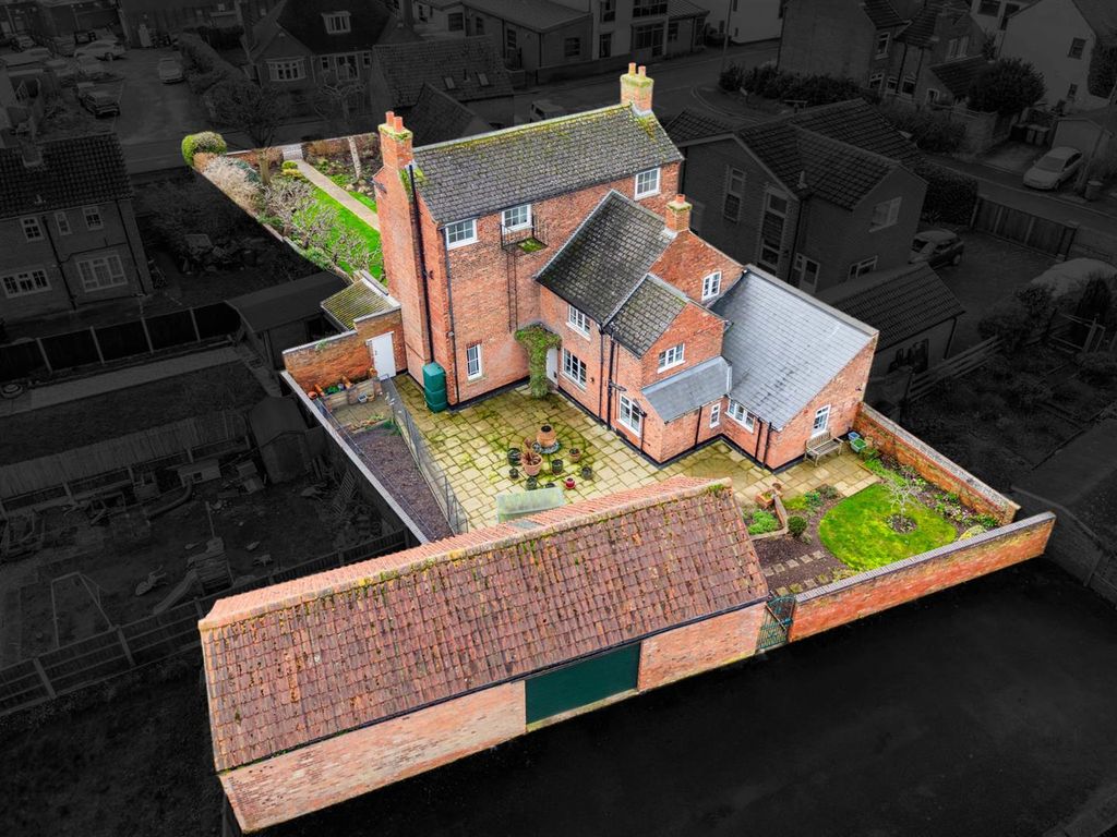 Property photo 2 of 42 8 Newgate Street-19.Jpg