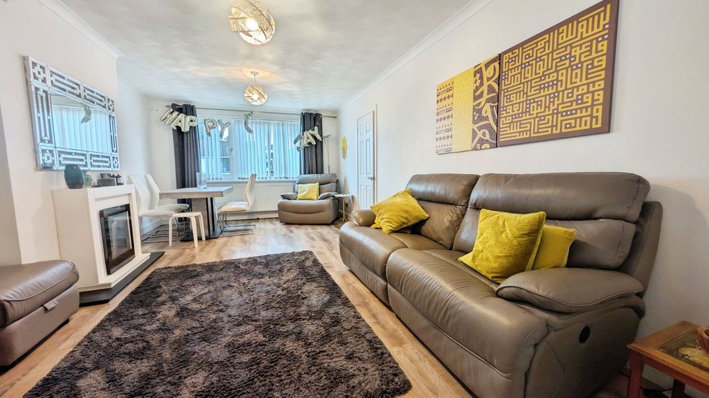 Property photo 3 of 26