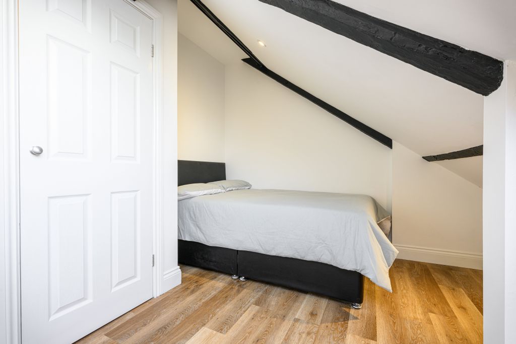 Property photo 3 of 9 20250905 23E Ridley Pl Bedroom 2-1