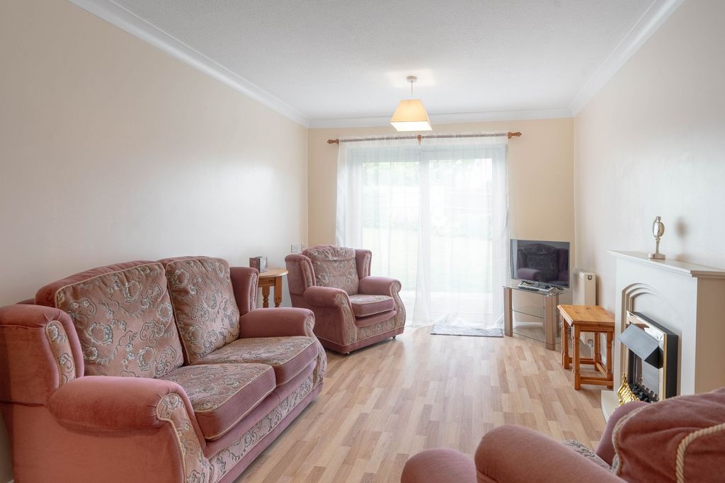 Property photo 2 of 9