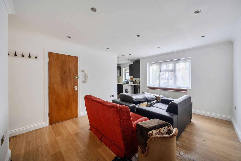 Property photo 1 of 9