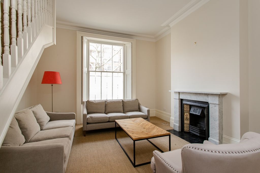 Property photo 2 of 12 Charlwood-Street-2
